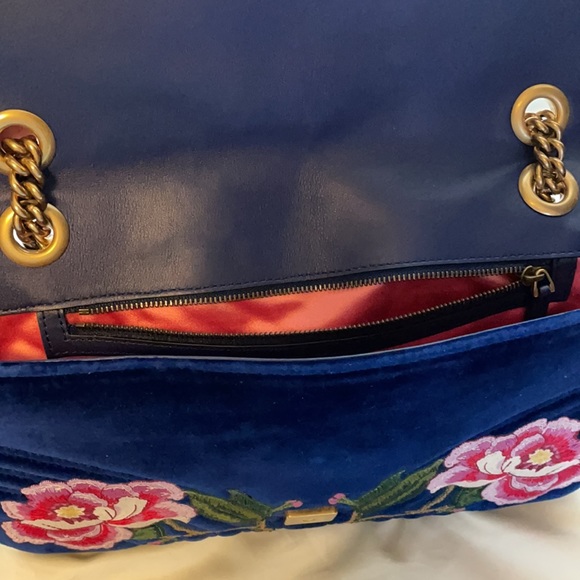 Gucci Marmont Velvet Shoulder Bag in Cobalt - Picture 5 of 8